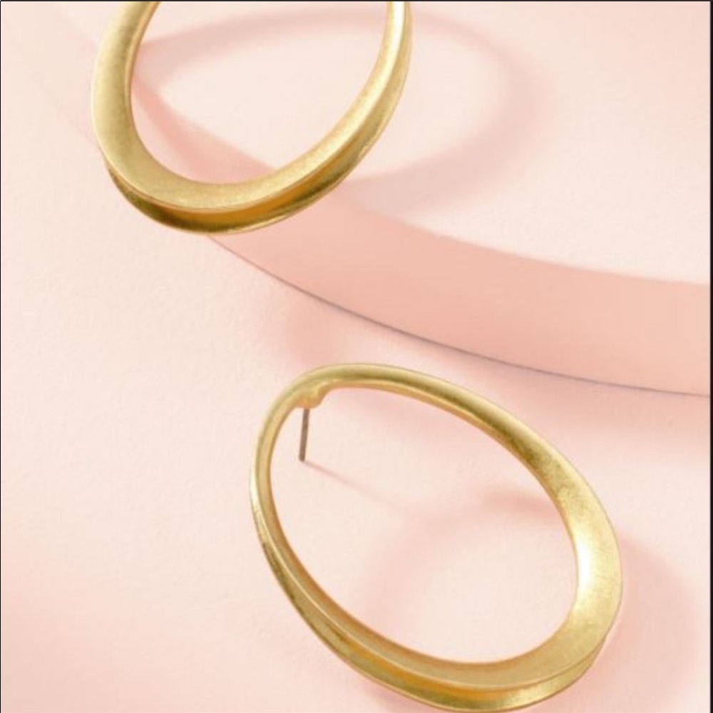 Stella and Dot Georgia hoops.